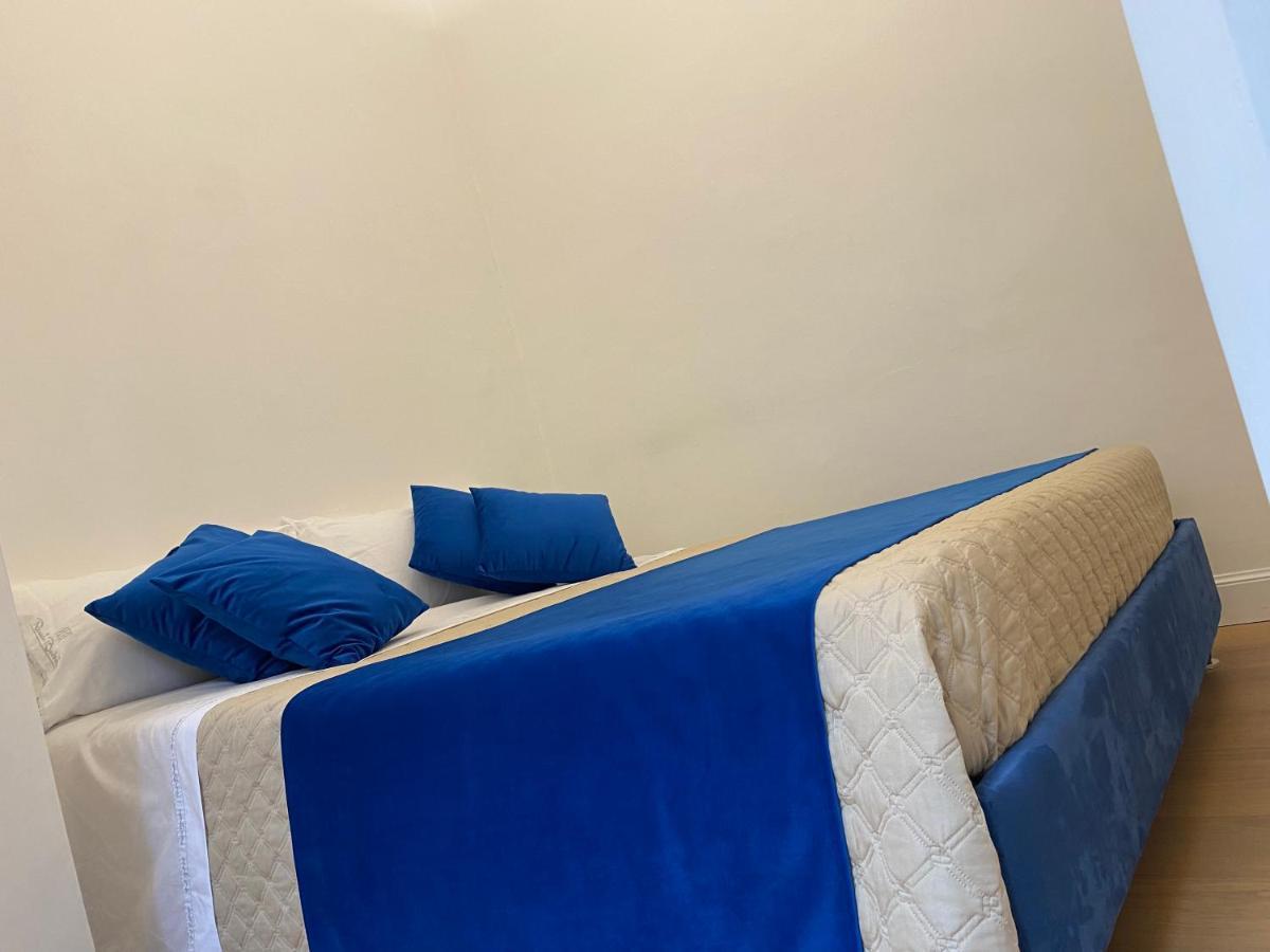 Ricomincio Da Tre * Napoli